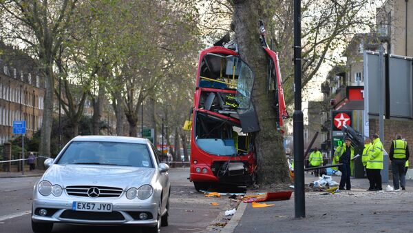Imagem de acidente de ônibus em Londres em 2013 - Sputnik Brasil