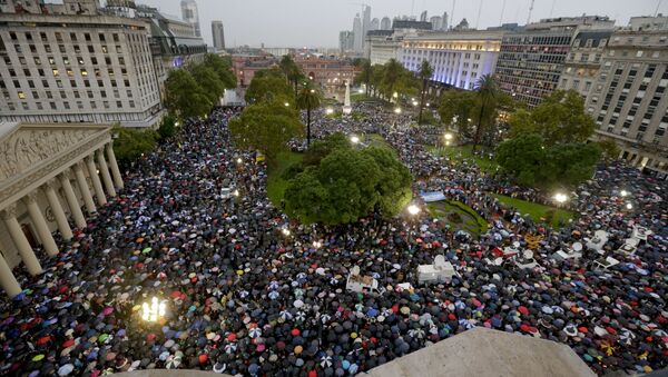 Buenos Aires: Manifestação na Avenida de Mayo - Sputnik Brasil