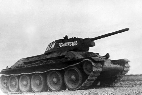 O tanque soviético T-34, usado em combates durante a Segunda Guerra Mundial - Sputnik Brasil