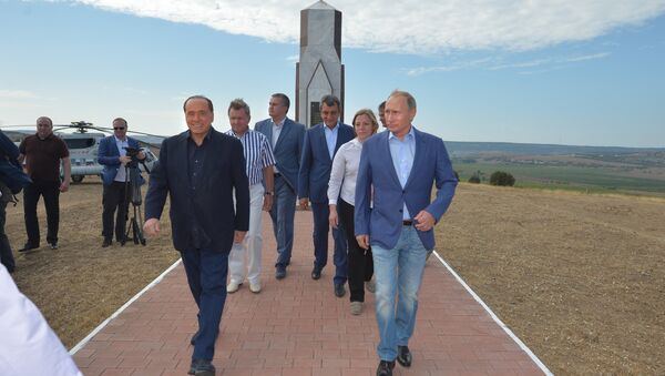 Putin e Berlusconi se encontram na Crimeia - Sputnik Brasil