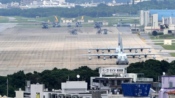 Aviões e helicópteros na Estação Aérea da Unidade Naval de Futenma, Ginowan, província de Okinawa - Sputnik Brasil