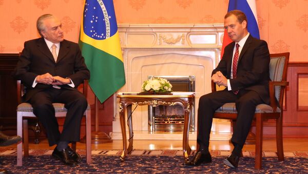 O vice-presidente brasileiro, Michel Temer, durante encontro com o premier russo, Dmitry Medvedev, em Moscou - Sputnik Brasil