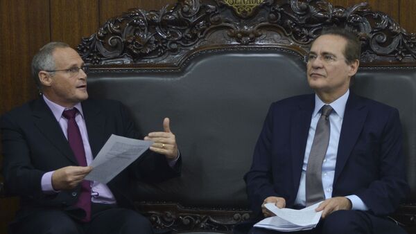 O secretário de Segurança do Rio, José Mariano Beltrame, em encontro com o presidente do Senado, Renan Calheiros, em Brasília - Sputnik Brasil