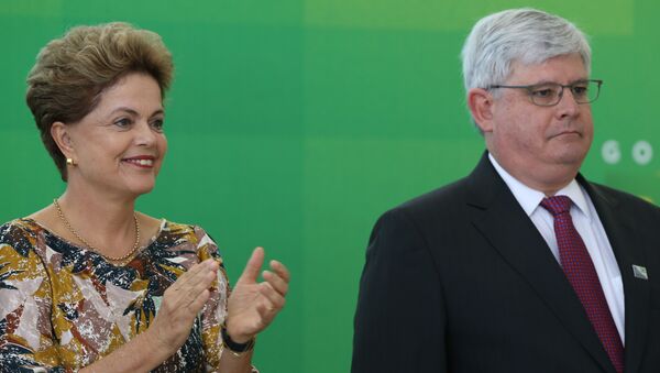 Dilma Rousseff durante a cerimônia de recondução de Rodrigo Janot ao cargo de Procurador-Geral da República - Sputnik Brasil