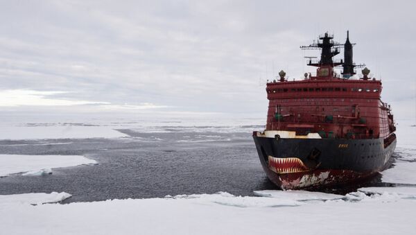 Quebra-gelo Yamal durante exploração ártica no mar de Kara - Sputnik Brasil