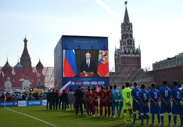 O presidente russo Vladimir Putin participou do evento via conexão televisiva - Sputnik Brasil