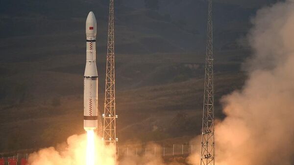 China lança o foguete Longa Marcha 6 - Sputnik Brasil