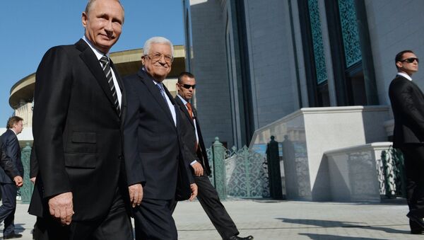 Vladimir Putin  (esquerda) e Mahmoud Abbas durante a cerimônia de inauguração da nova mesquita em Moscou - Sputnik Brasil
