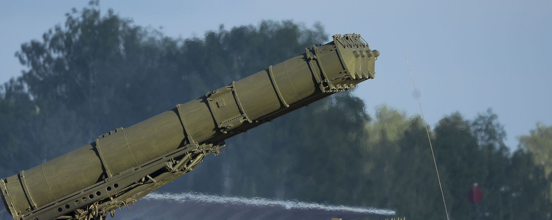 Sistema russo de mísseis anti-balísticos S-300VM Antey-2500. Os sistema de mísseis terra-ar do tipo S-300-S são projetados para abater uma variedade de mísseis balísticos de curto e médio alcance dentro de uma faixa de 2.500 km - Sputnik Brasil, 1920, 24.08.2023