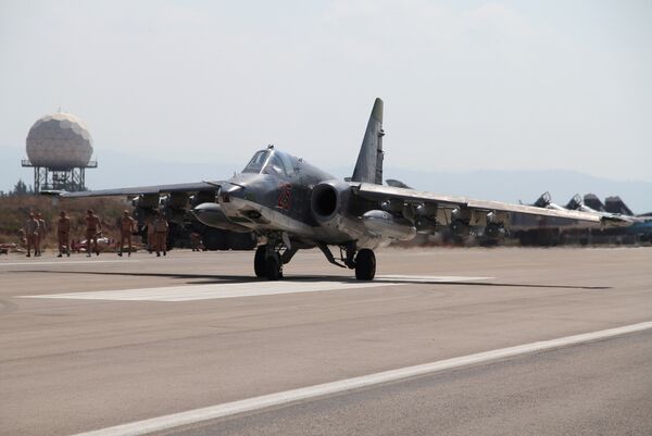 Pilotos militares russos na base aérea de Khmeimim na Síria - Sputnik Brasil