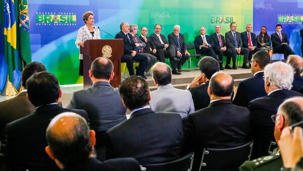 Dilma dá posse a novos ministros para garantir mais equilíbrio à coalização - Sputnik Brasil