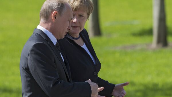 Vladimir Putin e Angela Merkel em Moscou - Sputnik Brasil