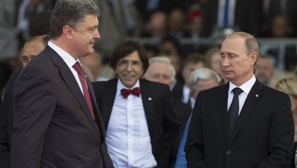 Presidente da Ucrânia, Pyotr Poroshenko, e presidente da Rússia, Vladimir Putin - Sputnik Brasil