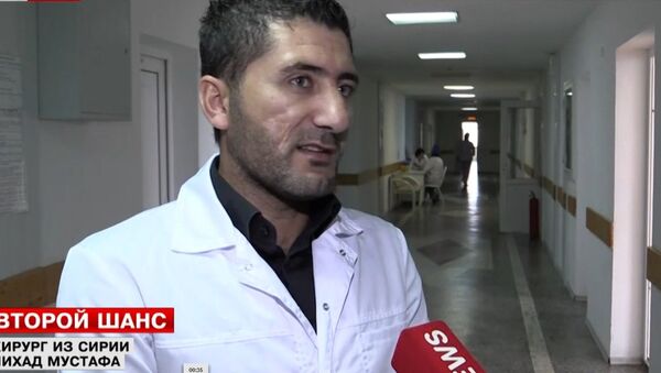 Médico sírio Nikhad Mustafa - Sputnik Brasil