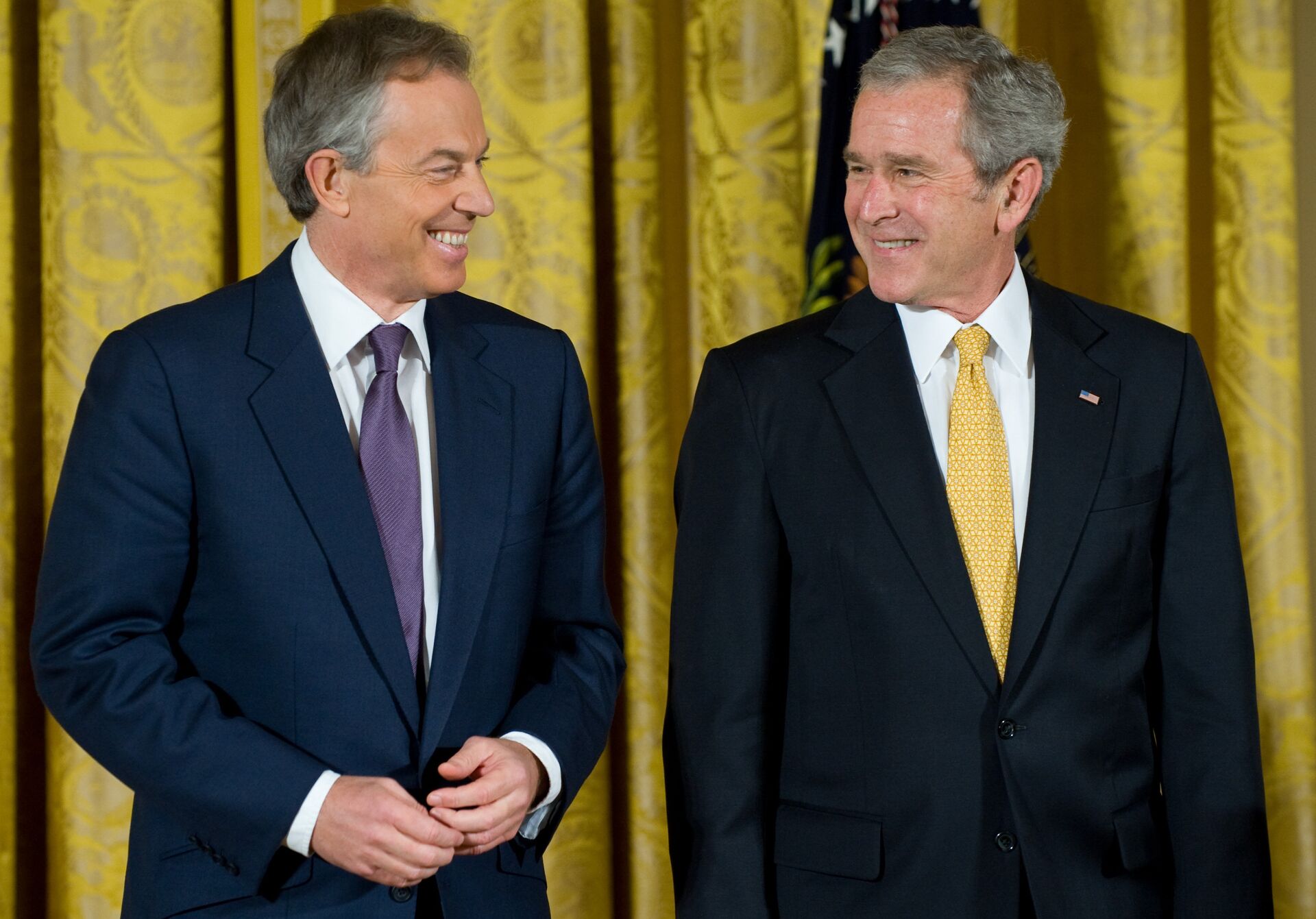 Ex-premiê britânico Tony Blair e ex-presidente norte-americano George W. Bush - Sputnik Brasil, 1920, 28.01.2022