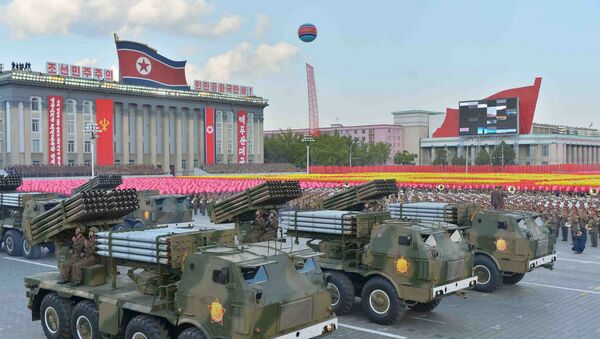 Parada militar em Pyongyang - Sputnik Brasil