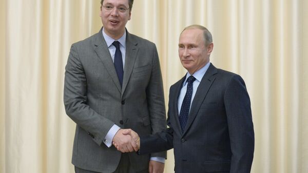 O presidente russo, Vladimir Putin e o primeiro-ministro sérvio, Aleksandar Vucic - Sputnik Brasil