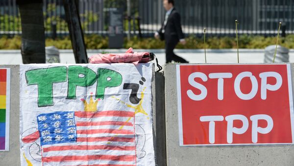 Cartão contra Acordo de Parceria Trans-Pacífico (TTP) em Tóquio. 23 de abril, 2014 - Sputnik Brasil