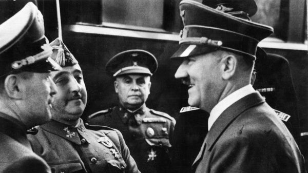 O líder da Alemanha nazista Adolf Hitler e o generalissimo Francisco Franco na fronteira franco-espanhola em 23 de outubro de 1940 - Sputnik Brasil