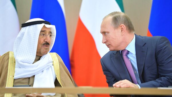 O presidente da Rússia, Vladimir Putin, durante encontro com o emir do Kuwait, Sabah Al-Ahmad Al-Jaber Al-Sabah, em Sochi - Sputnik Brasil