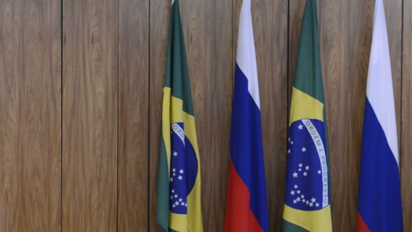 Bandeiras do Brasil e da Rússia - Sputnik Brasil