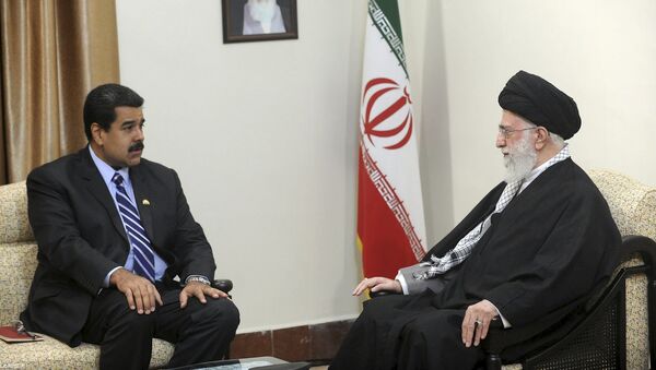 Nicolás Maduro encontra o aiatolá Ali Khamenei em Teerã. - Sputnik Brasil