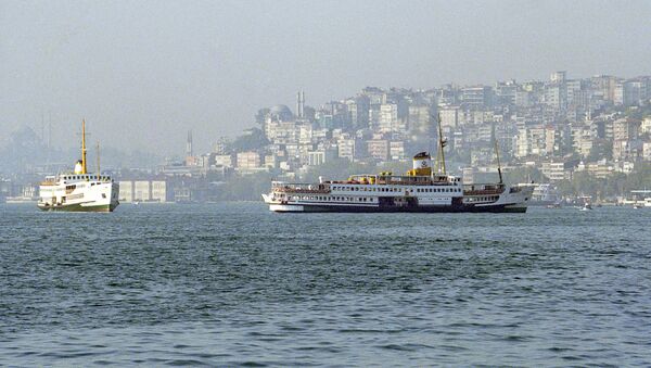 Vista pelos estreitos do mar Negro Bósforo e Dardanelos em Istambul, Turquia - Sputnik Brasil