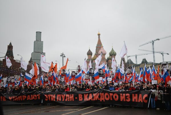 Marcha fúnebre em memória do político de oposição Nemtsov - Sputnik Brasil