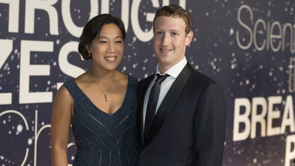 Priscilla Chan e Mark Zuckerberg - Sputnik Brasil