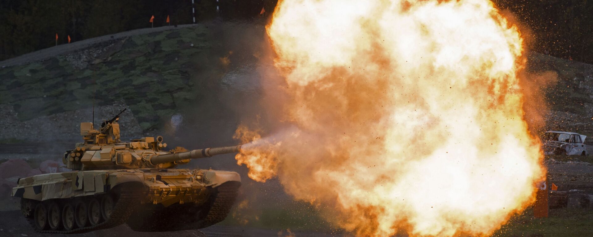 Tanque T-90A mostra seu poder de ataque na 10ª feira internacional Russia Arms Expo - Sputnik Brasil, 1920, 05.04.2023