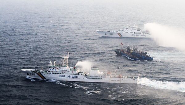 Navios sul-coreanos em abordagem na costa do país. - Sputnik Brasil
