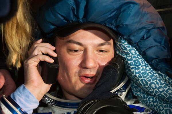 Astronauta estadunidense, membro da equipagem principal 44/45 da expedição à Estação Espacial Internacional, Kjell Lindgren depois da aterrizagem  da nave tripulada Soyuz TMA-17M - Sputnik Brasil
