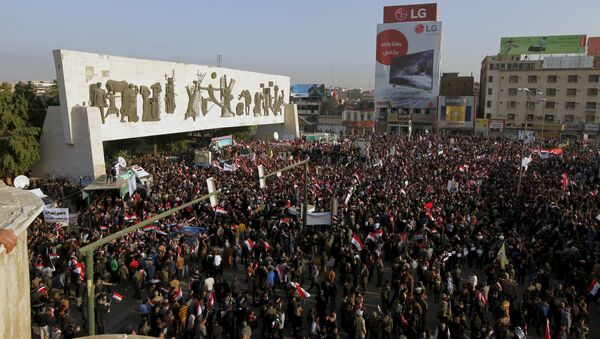Milhares de iraquianos protestam em Bagdá contra presença de tropas turcas Dezembro 12, 2015. REUTERS/Ahmed Saad - Sputnik Brasil