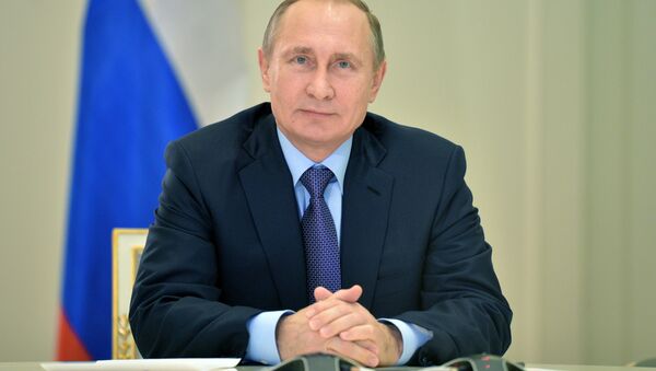 Vladimir Putin durante a teleconferência sobre o lançamento da ponte energética - Sputnik Brasil