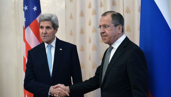 Russian Foreign Minister Sergey Lavrov meets with US Secretary of State John Kerry - Sputnik Brasil