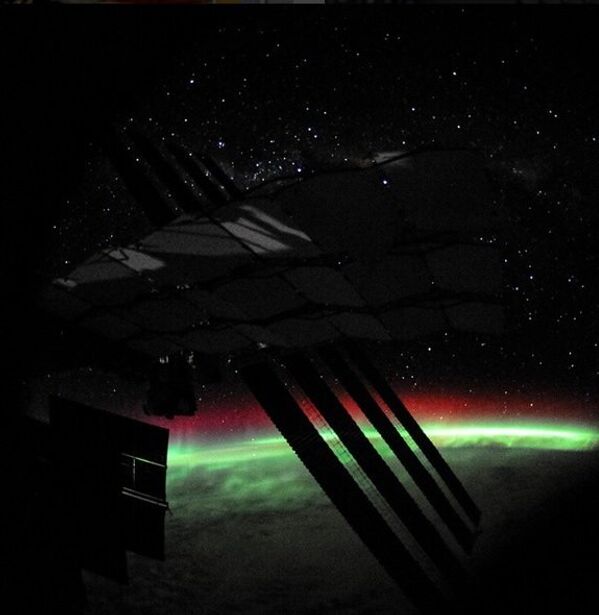 Aurora polar sobre o Polo Sul - Sputnik Brasil