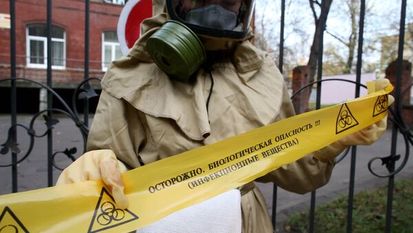 Pessoal médico de Kaliningrado treina ações contra ebola - Sputnik Brasil