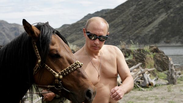 Vladimir Putin de férias no sul da Sibéria, em 2009 - Sputnik Brasil