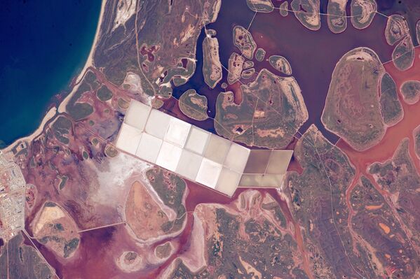 Vista do espaço para as lagoas de sal na Austrália - Sputnik Brasil