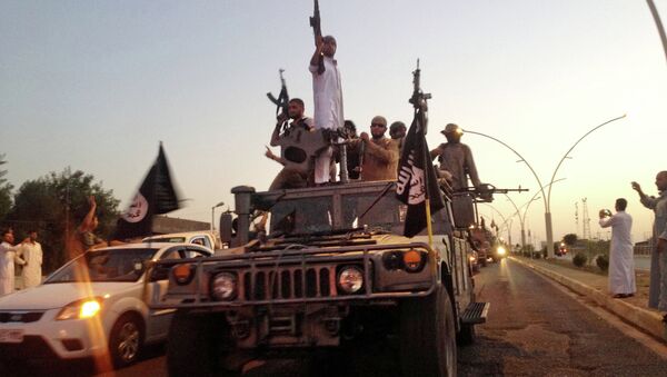 Militantes do Daesh em um veículo das forças de segurança do Iraque - Sputnik Brasil