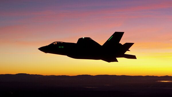 Lockheed Martin, another leader in the industry with its F-35, F-22, F-16, F-117, and C-130s saw shares grow more than 3.53%. - Sputnik Brasil