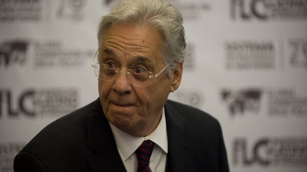 Former Brasilian President, Fernando Henrique Cardoso arrives for a press conference at Technological of Monterrey Institute in the framework of Regional Forum: Safety, Drug Policy and Arms Control in Mexico City on March 7, 2013. - Sputnik Brasil