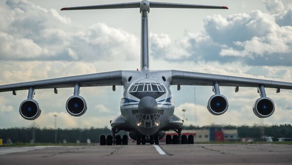 Avião de transporte militar Il-76 - Sputnik Brasil