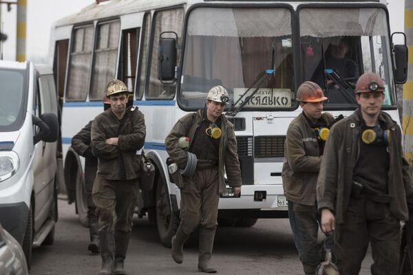 Explosão em mina de carvão de Donetsk - Sputnik Brasil