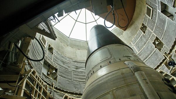 Um míssil nuclear ICBM Titan II desativado é visto em um silo no Missile Museum Titan. 12 de maio, 2015, Green Valley, Arizona. - Sputnik Brasil