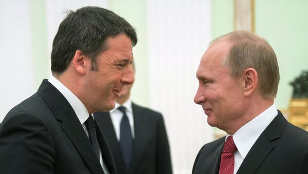 Premier italiano, Matteo Renzi, em encontro com o presidente russo, Vladimir Putin - Sputnik Brasil