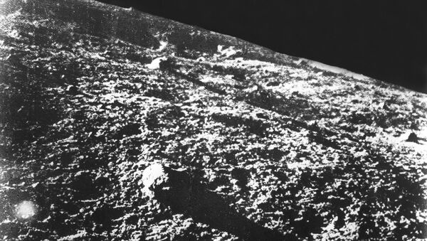 Foto da superfície lunar feita pelo aparelho soviético Luna-9 - Sputnik Brasil
