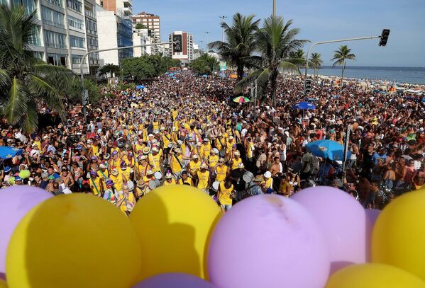 Bloco Simpatia é Quase Amor teve um público de 100 mil neste domingo no Rio de Janeiro - Sputnik Brasil