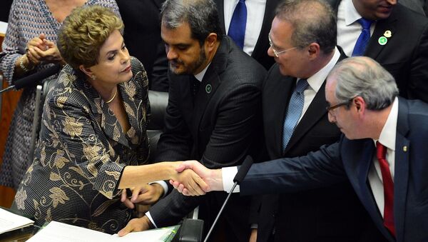 Presidenta Dilma Rousseff cumprimenta Eduardo Cunha na reabertura do Congresso Nacional - Sputnik Brasil