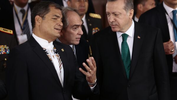 Presidente equatoriano Rafael Correa e o presidente turco Recep Tayyip Erdogan durante a visita ao Equador, Quito, 4 de fevereiro de 2016 - Sputnik Brasil